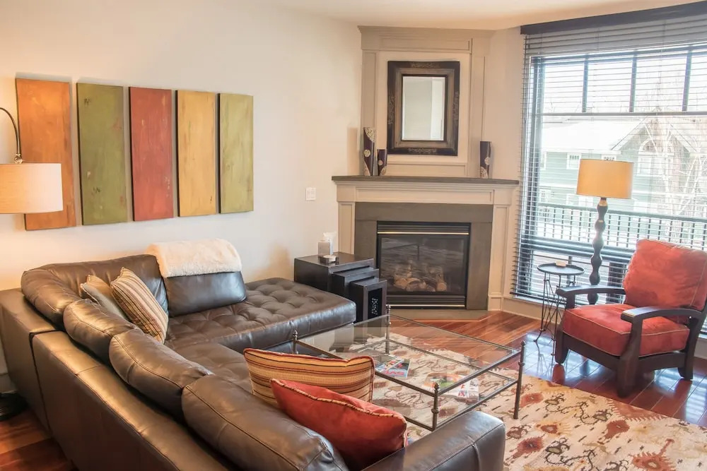 Evergreen Condominium #22 1 Bedroom 2 Bathrooms Condo