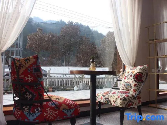 Zhulin Youju Hostel