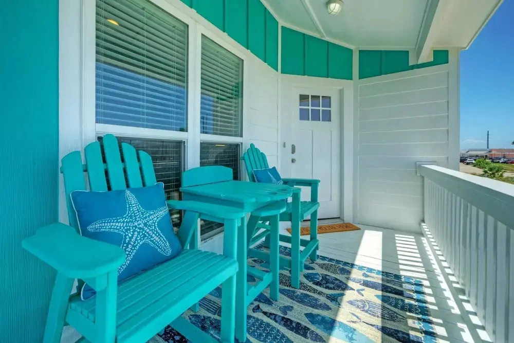 Family-friendly Beach Home Bbq, Patio & Fire Pit & Mins to Beach Bottoms Up by Avantstay