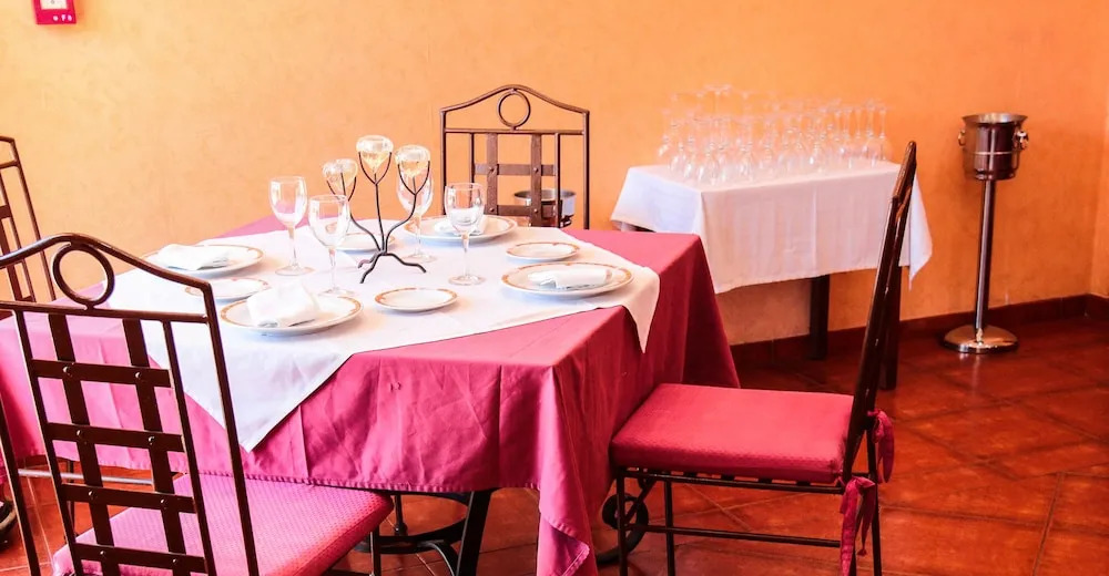 Hotel Almazara