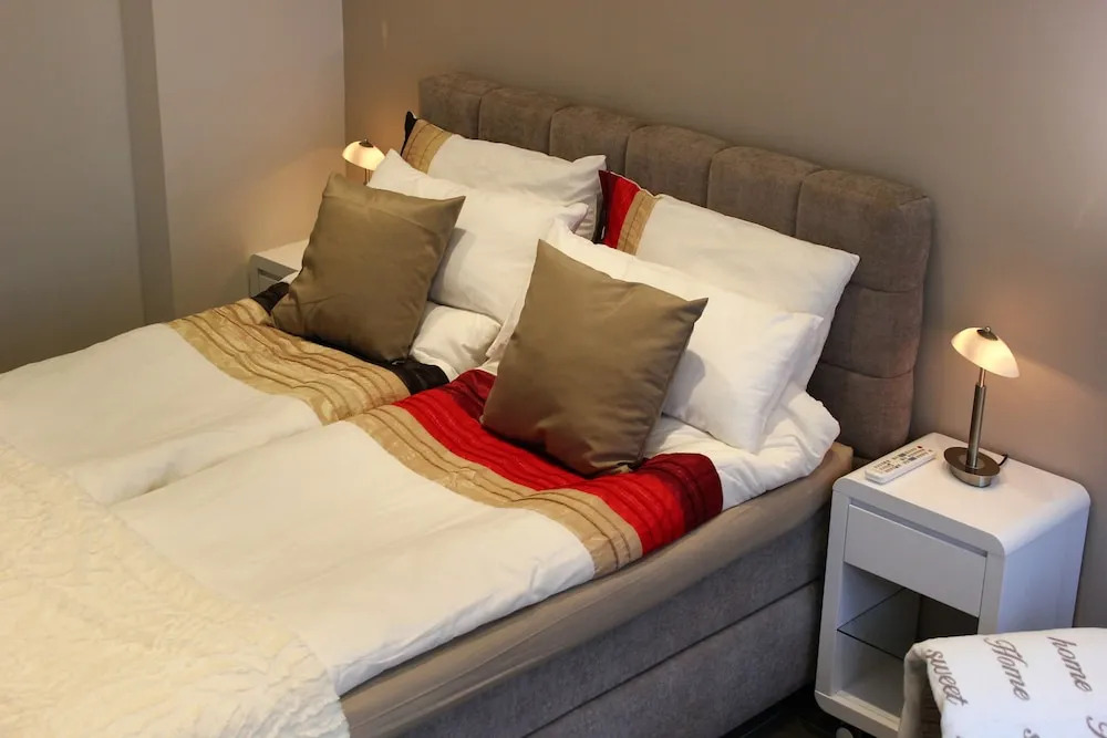 5829 Private Room 1 Person