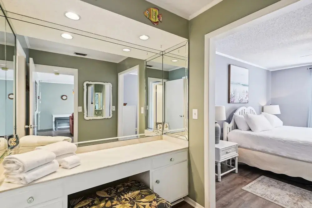 Sandpiper Cove 1053 1 Bedroom Condo by RedAwning