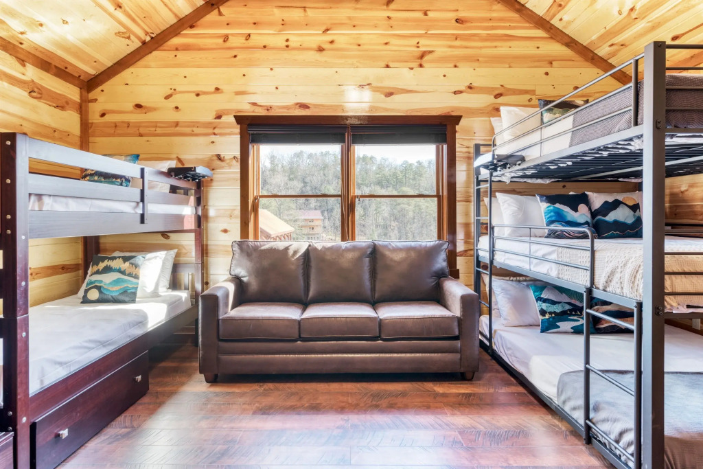 Boon by Avantstay 40-guest Luxe Smokies Retreat
