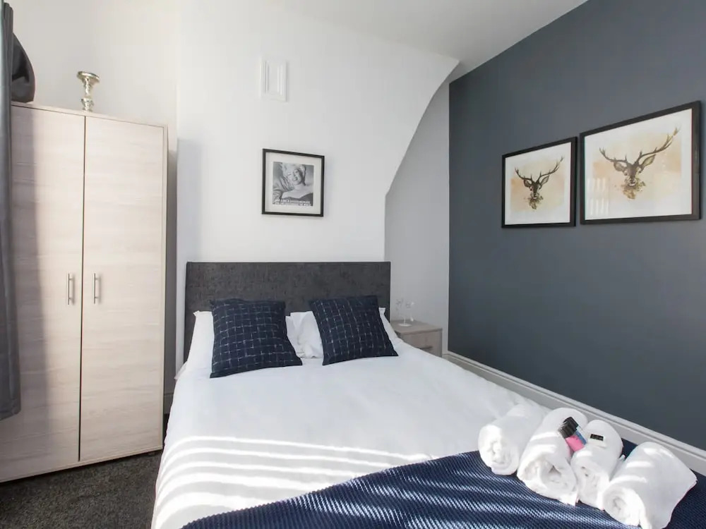 Townhouse @ 47 Clare Street Stoke