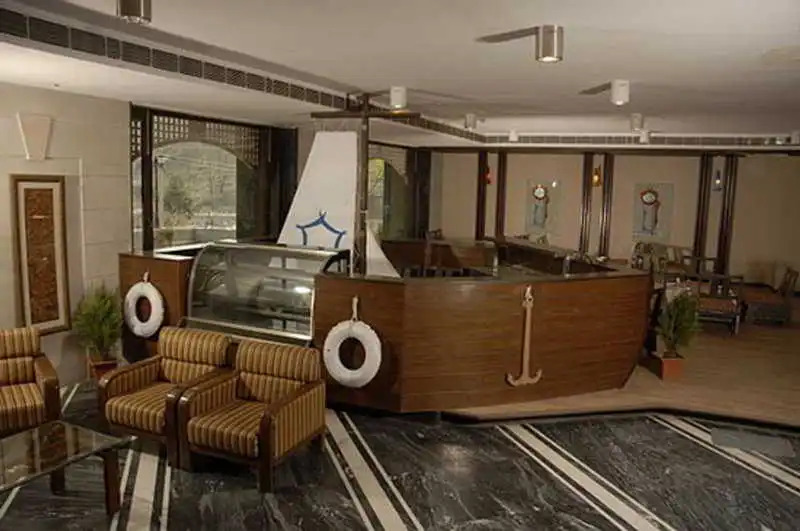 The River Crescent Resort