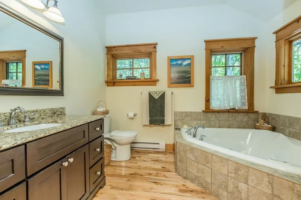 Sunset Dreams A Lovely 4 bed 3 bath family cottage on Lake Rosseau