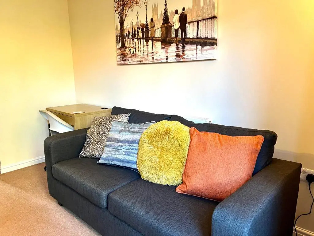 Beautiful 3-bedroom house, city centre, parking