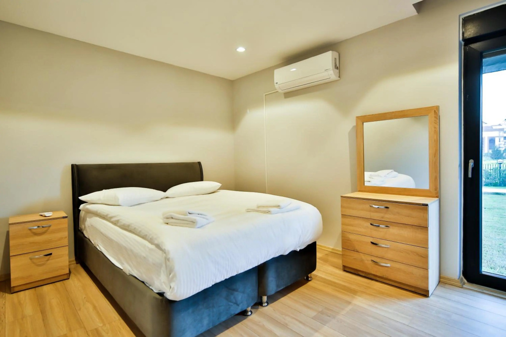 MENE SUITES