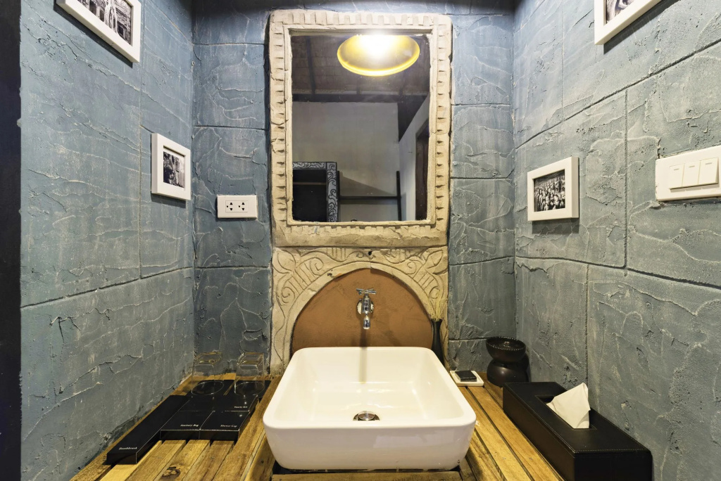 The Privilege Hotel Ezra Royal Garden