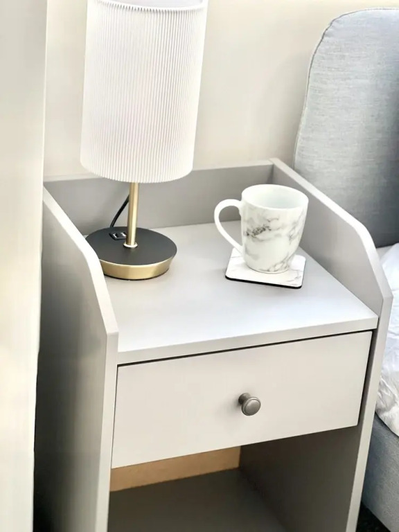 Luxurious MK City apartment- walk to train station