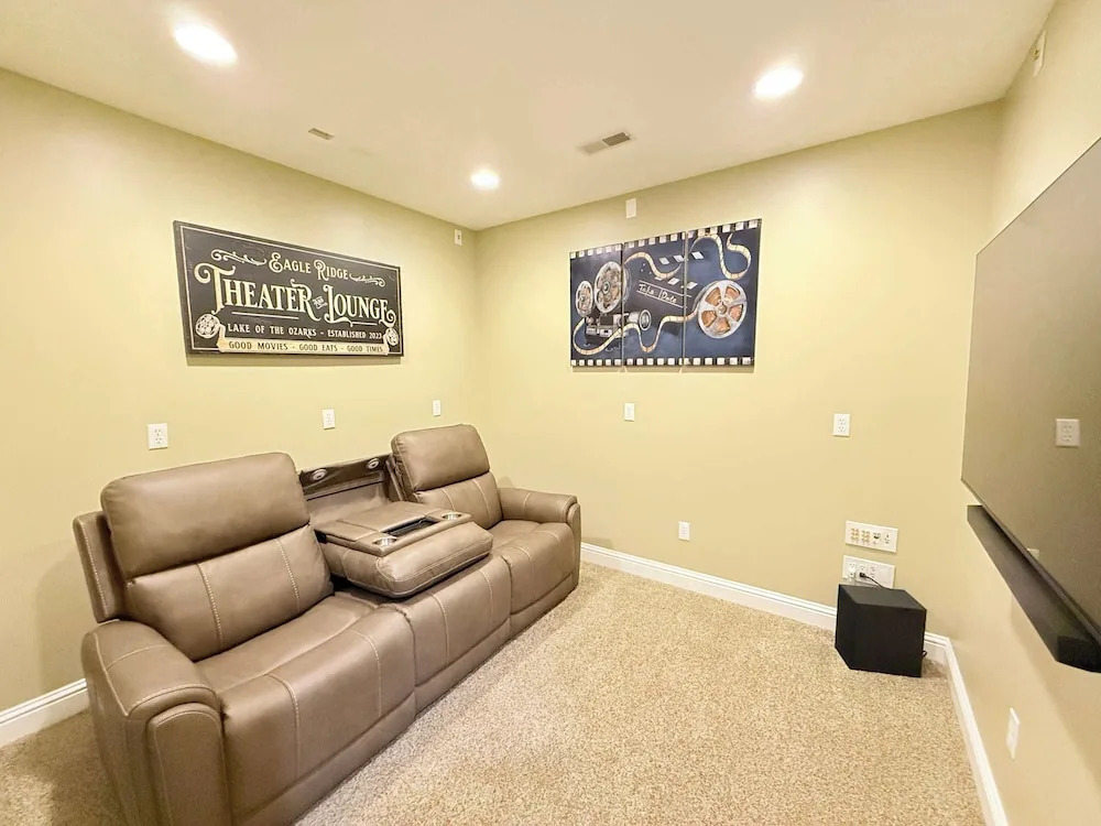 Eagle Ridge Retreat - Dock, Hot Tub & Game Room