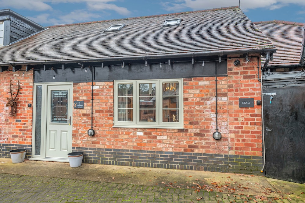 Pools Cottage 1 - Game Keepers Cottage