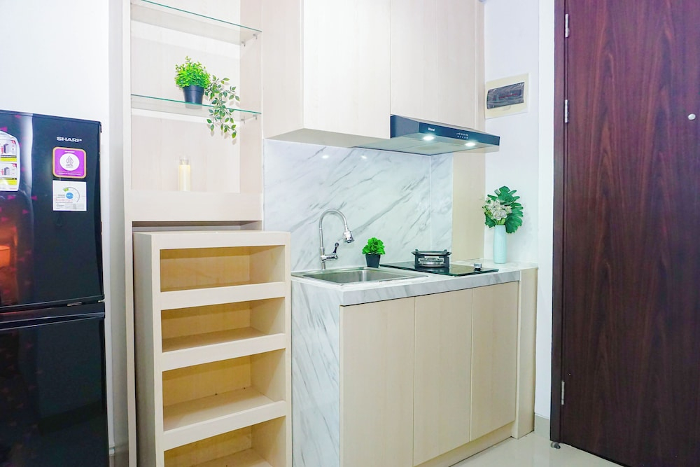 Relaxing Stay Studio At Apartment Lrt City Bekasi