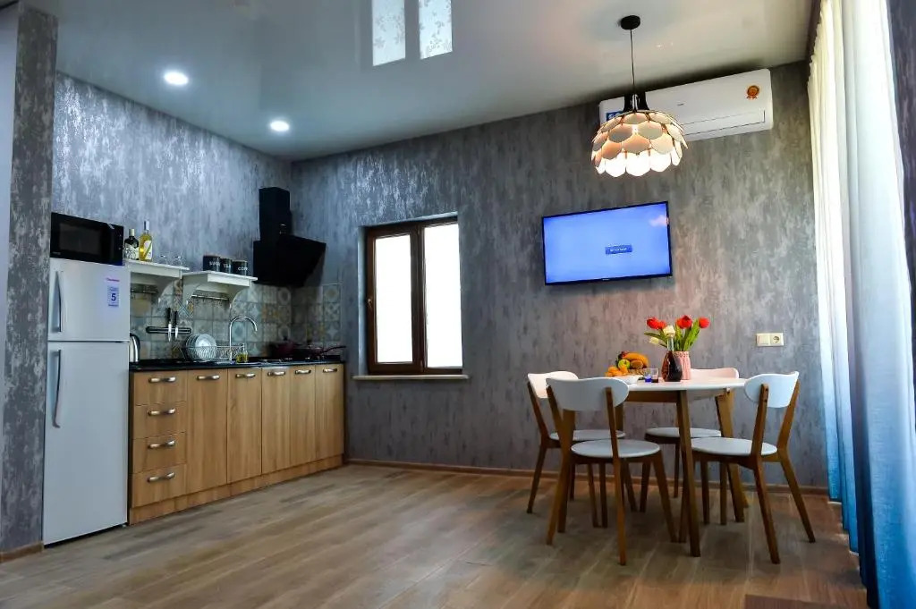 LIONS APARTMENT