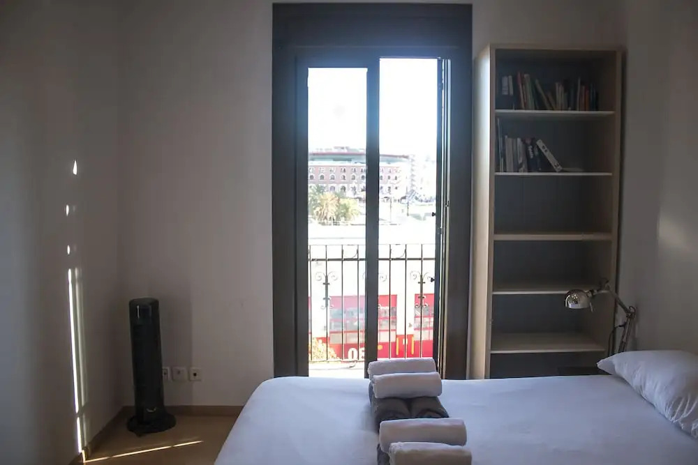 HOMEnFUN Plaza España Apartment