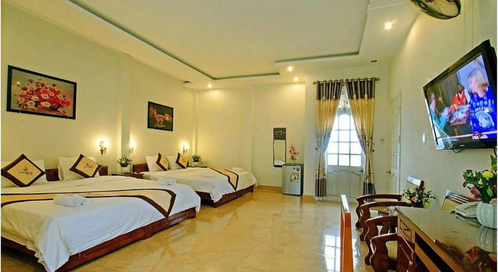 Full House Homestay