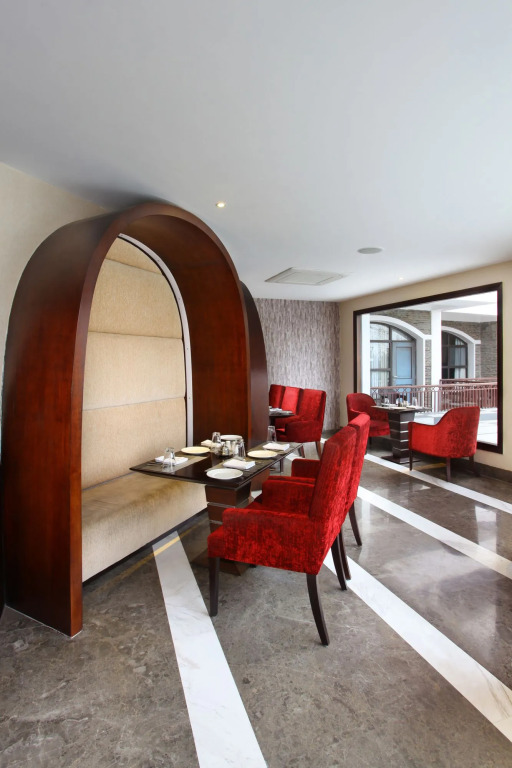 Marigold Sarovar Portico Shimla with Heated pool and AC Rooms-A Resort cottage and SPA