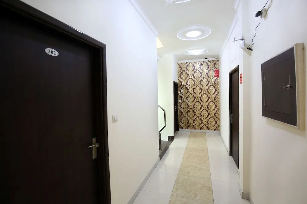 OYO 9055 Hotel Rich Inn
