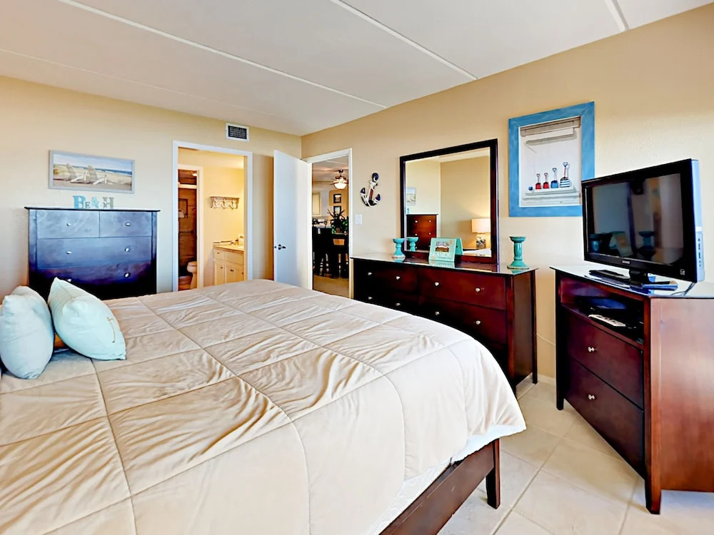4400 Gulf Blvd Condo Unit 408