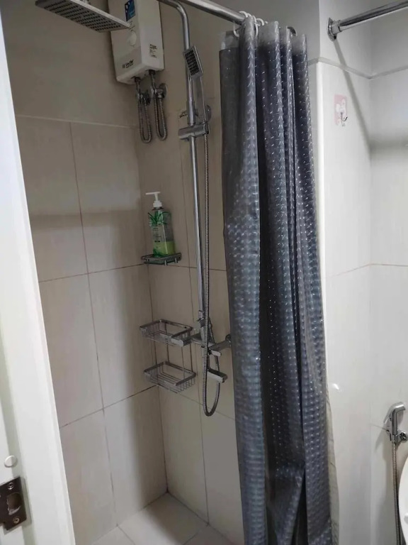 Peaceful Pasay Oasis - Entire Apartment for Rent