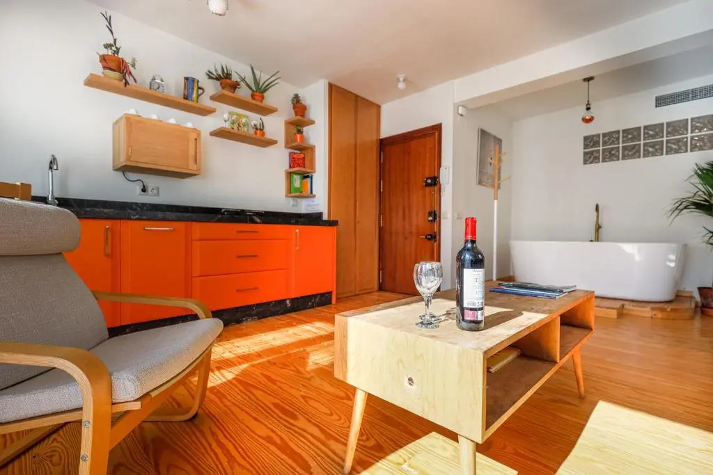 Cozy 1br Apt Recently Renovated in City Centre