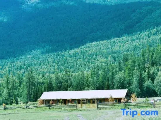 Kanas with mountain valley boutique inn