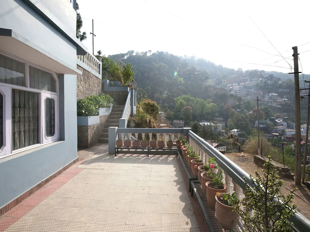 OYO 13332 Home Studio Rooms Shivalik Kasauli