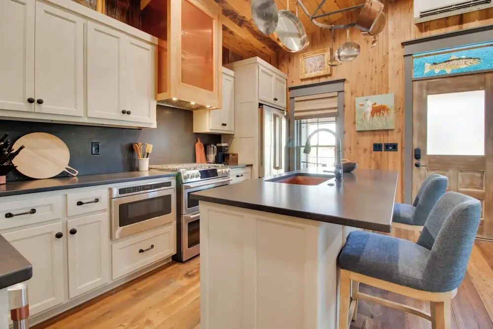 Walk to White River: Cozy Escape w/ Screened Porch