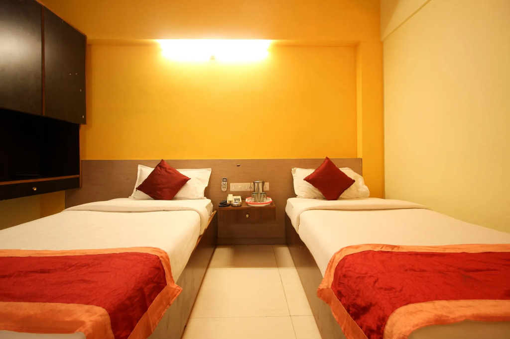 OYO 5590 Ujwal Residency