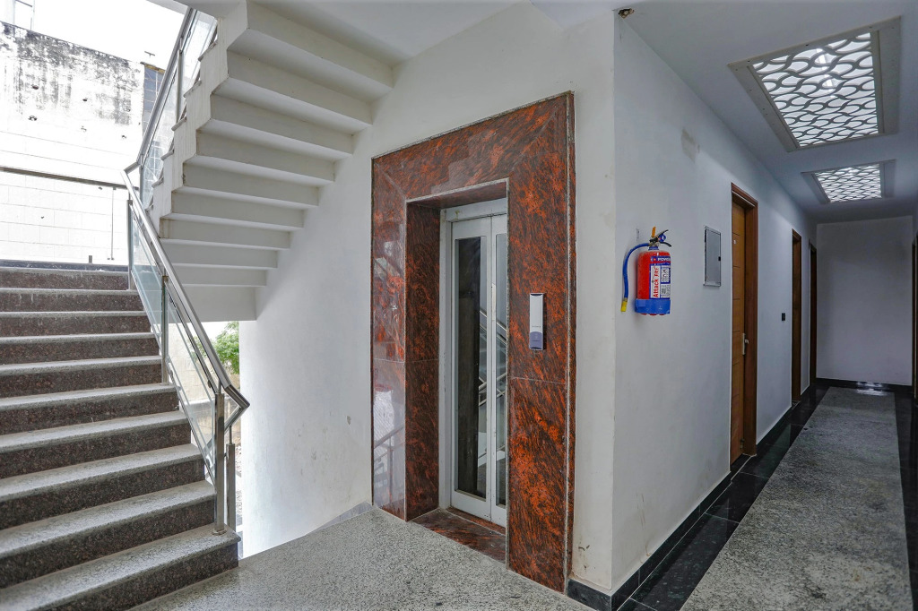 FabHotel F9 Noida Sector 56