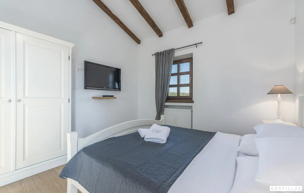 Rustica in Visnjan with 5 bedrooms and 1 bathrooms