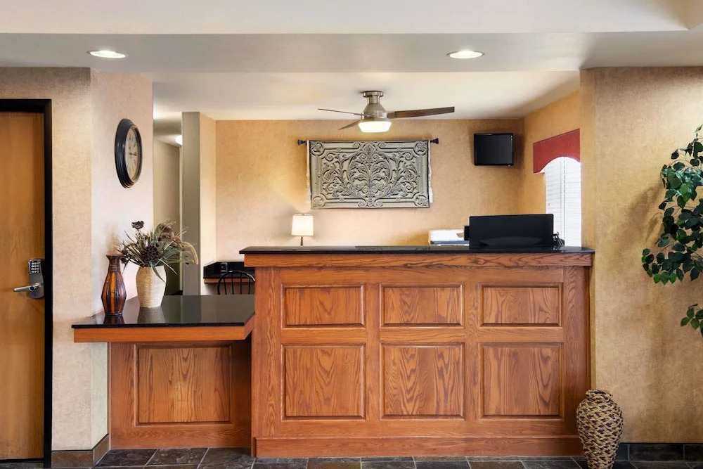Oak Tree Inn Fremont
