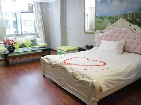 Jinhuang Theme Hotel