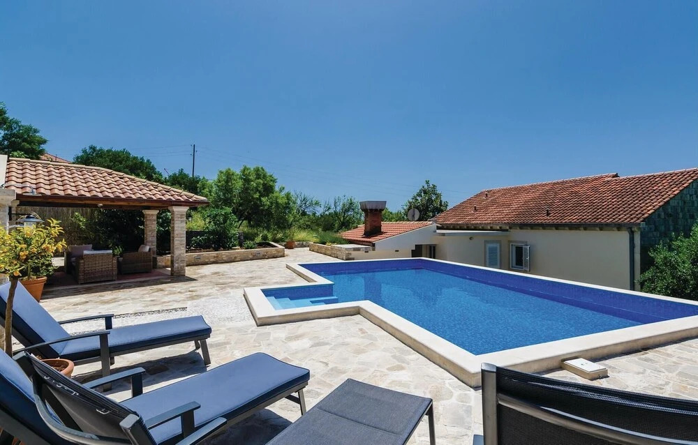 Stunning Home in Orasac With Wifi and 3 Bedrooms