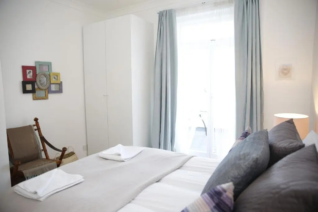 Beautiful 1 Bed Apartment with Terrace 5 mins from Hyde Park