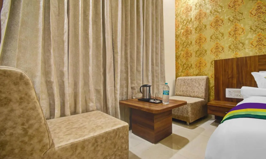 Treebo Premium Royal Amar With Mountain View and Swimming Pool