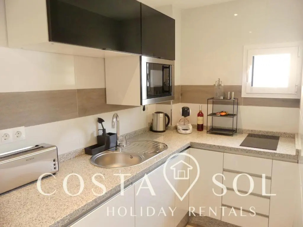 Apartamento Vacacional A 1 Minuto De La Playa - Carihuela Torremolinos