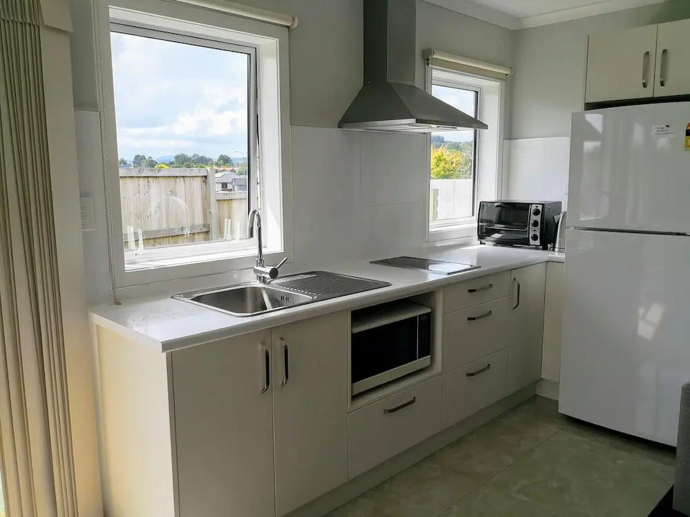 Comfy & Modern Guest House