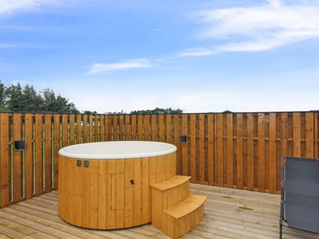 "Nayati" - 700m from the sea in NW Jutland