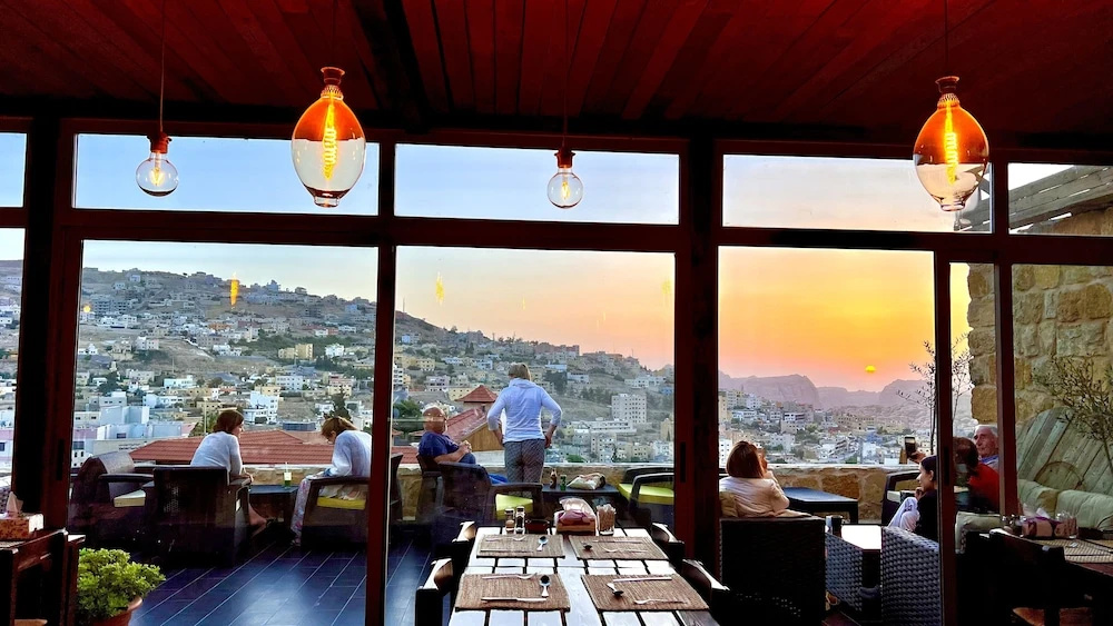 Ata Ali Hotel