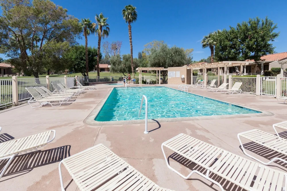 Palm Desert Resort Cc Gated 2br/1.5ba   Comm Pool/ Jac 2 Bedroom Condo