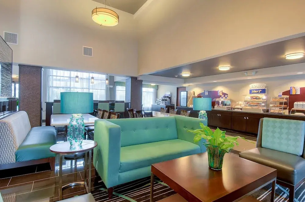 Quality Inn & Suites North- Legoland Area