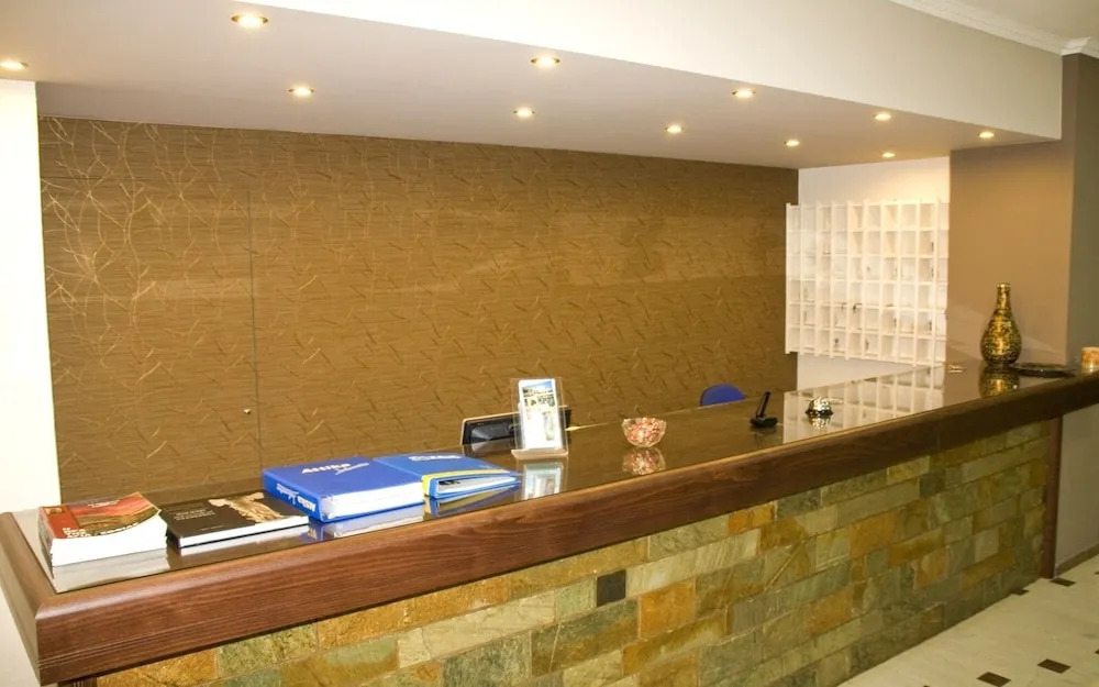 Lintzi Hotel
