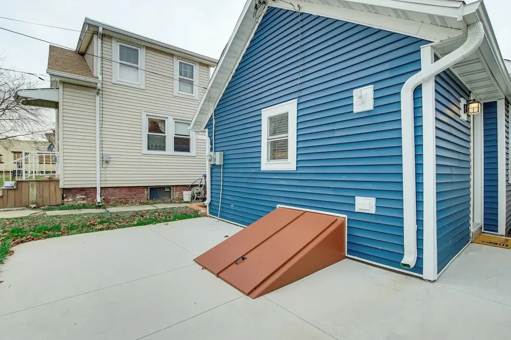 Dog-friendly Sheboygan Home - 1 Mi to Town!