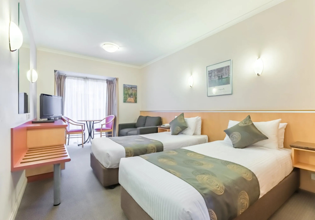 The Waverley International Hotel