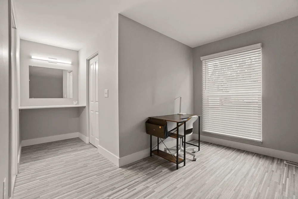 Modern 2BR 2BA Apartment With Pleasant Views
