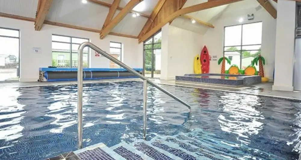 2 Bed - Sleeps 6 - 15min Walk to Beach
