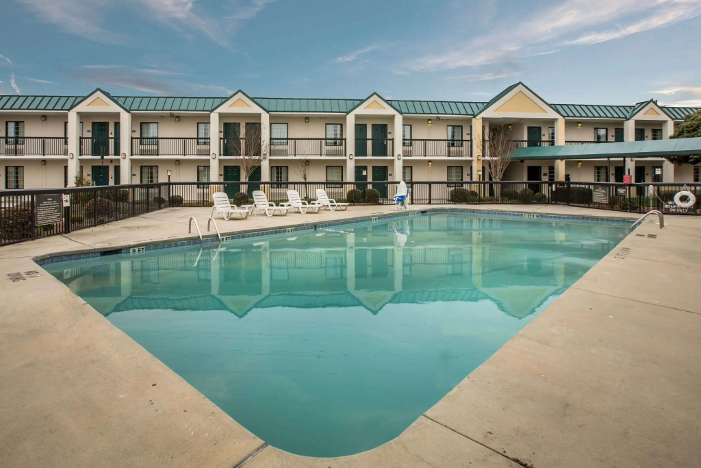 Quality Inn & Suites Hanes Mall