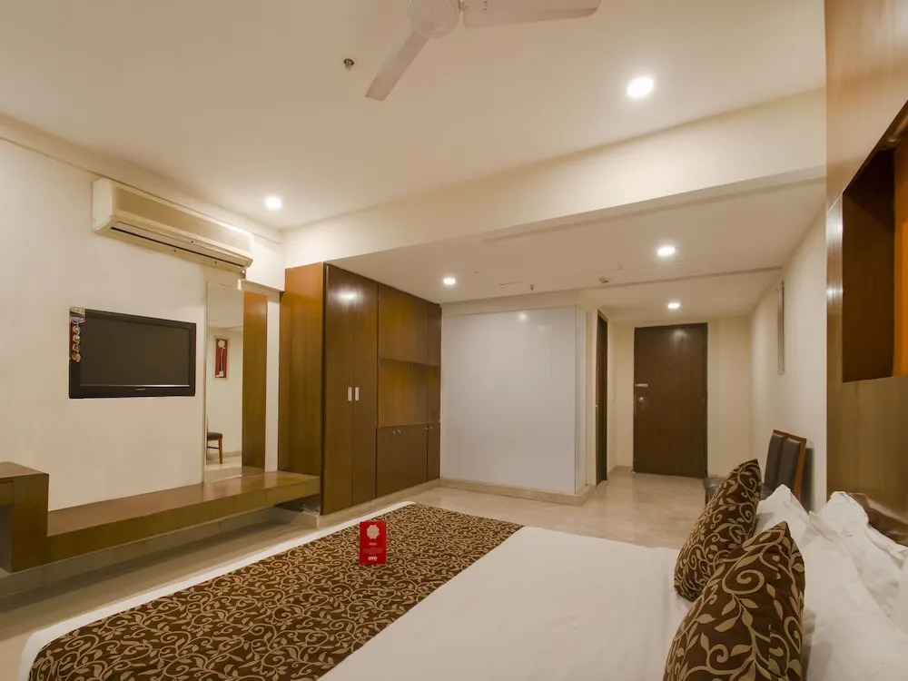 OYO 1410 Country Club Begumpet
