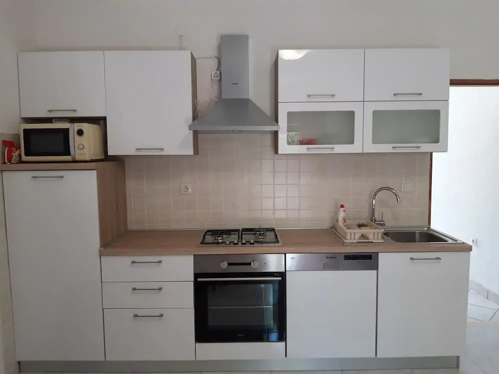 Apartments Limuni